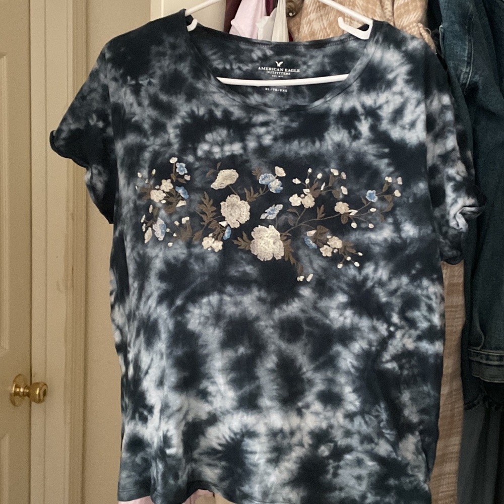 American Eagle Outfitters Blue Tie-Dye Floral Tee